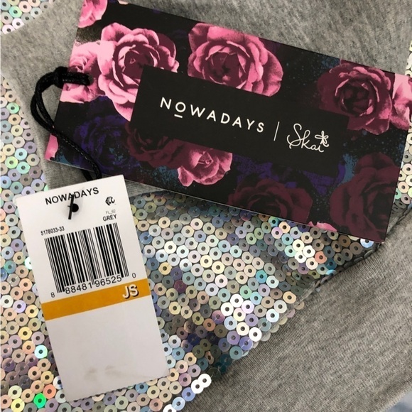 NWT - NOWADAYS 100% Cotton Gray Crew Neck Sweatshirt Silver Sequins - Size Jr. S - Picture 4 of 8